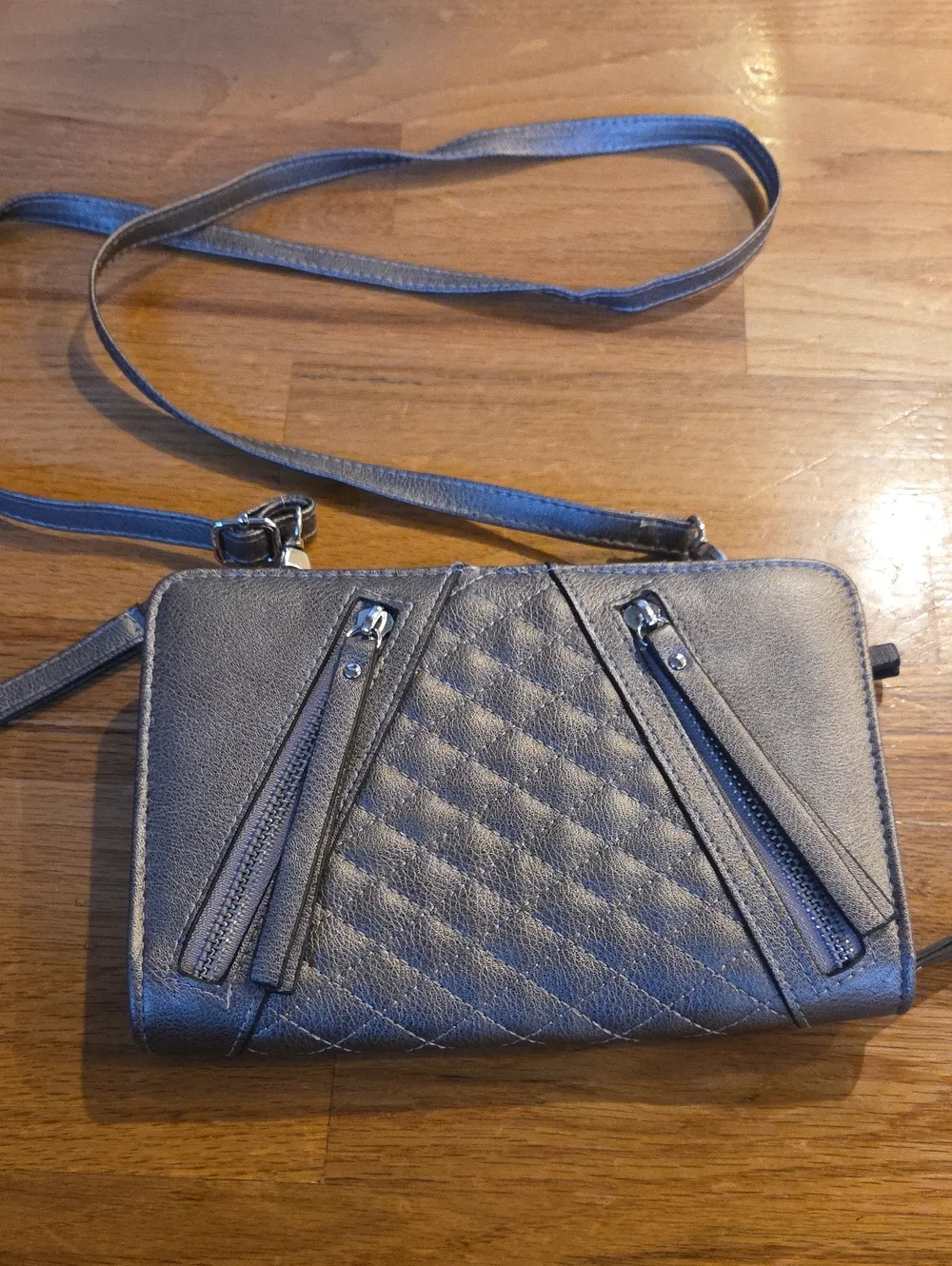 Women’s Metallic Gray Quilted Crossbody Bag - Versatile Everyday Style